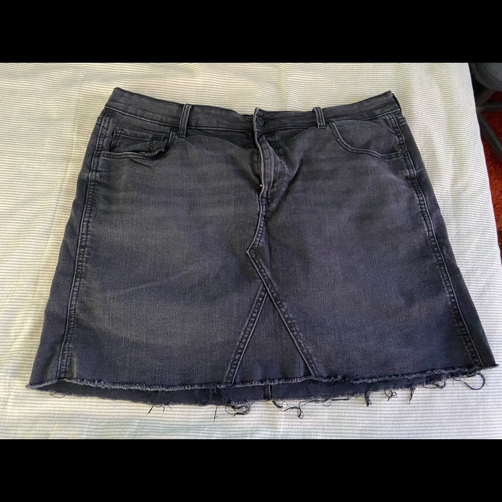 High waisted faded black skirt jeans